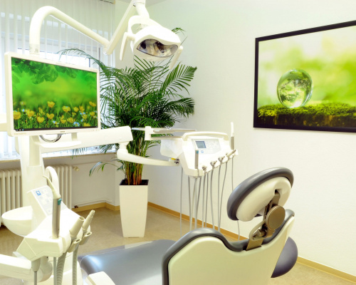 Zahnarztpraxis Iryna Völker – Behandlungszimmer